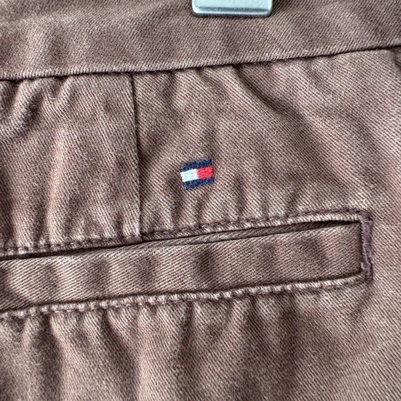 Tommy Hilfiger size 8, brown short shorts. Hook and clasp style, summer, beach - Picture 6 of 7
